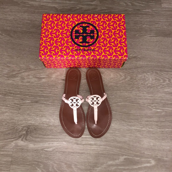 Tory Burch Shoes - Tory Burch Gabriel Flat Thong Veg Leather